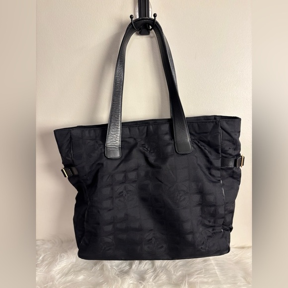Chanel Black Nylon Tote Bag Travel Line Logo Shoulder Purse Vintage Authentic - Picture 1 of 12
